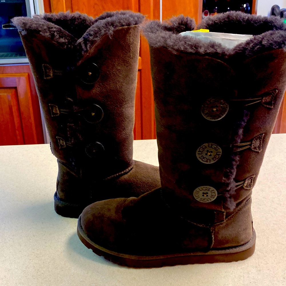 SOLD Ugg Australia Women's Bailey Button Triplet Boots Sheepskin Dark Brown